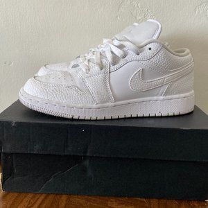 AIR JORDAN 1 LOW 'TRIPLE WHITE'